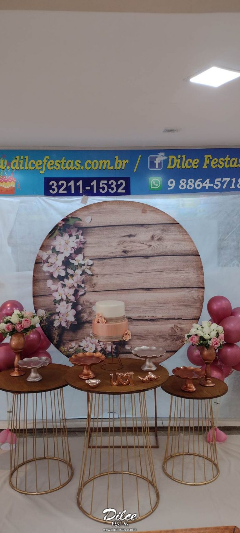 Read more about the article Floral Painel Redondo Com Mesas De Cone Álbum I